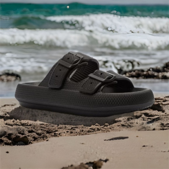 Qupid KEY-01 Women's Black Vinyl 2-Band Buckle Platform Padded Slide Sandal - Picture 2 of 7